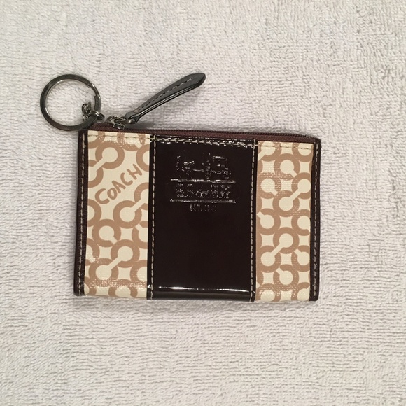 LIKE NEW- COACH Leather Zip Keychain - Picture 1 of 2